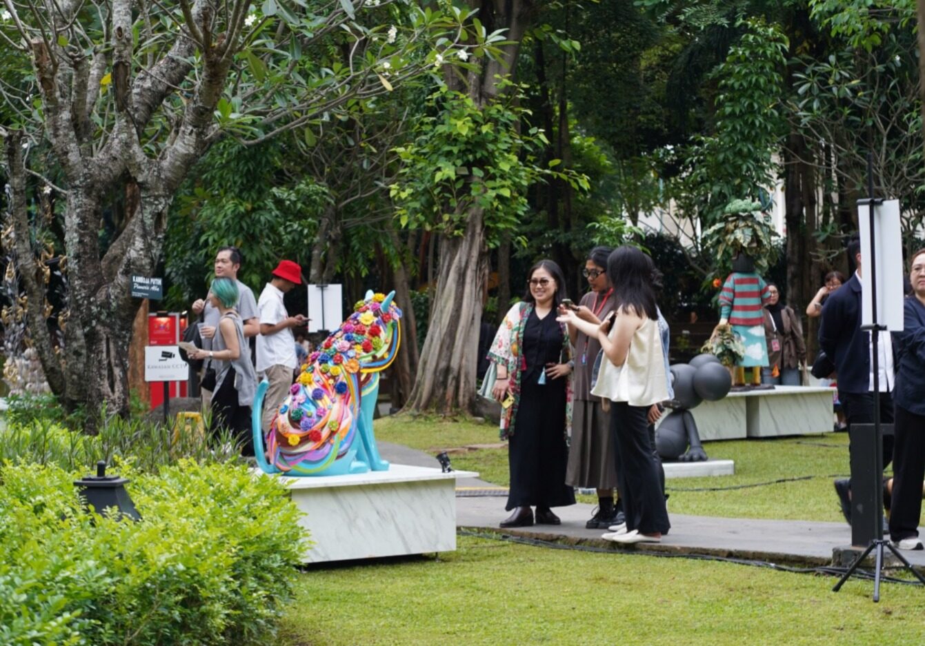 Art Jakarta Gardens 2026 Resmi Dibuka, Hutan Kota Disulap Jadi Ruang Seni Paling Estetik di Jakarta