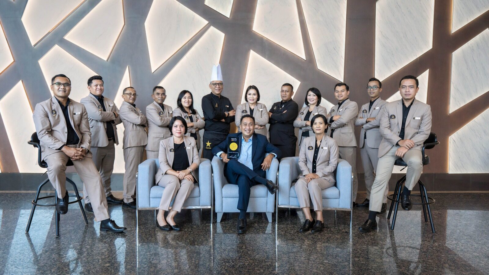 Raih Penghargaan, Intip Fasilitas Mewah Manhattan Hotel