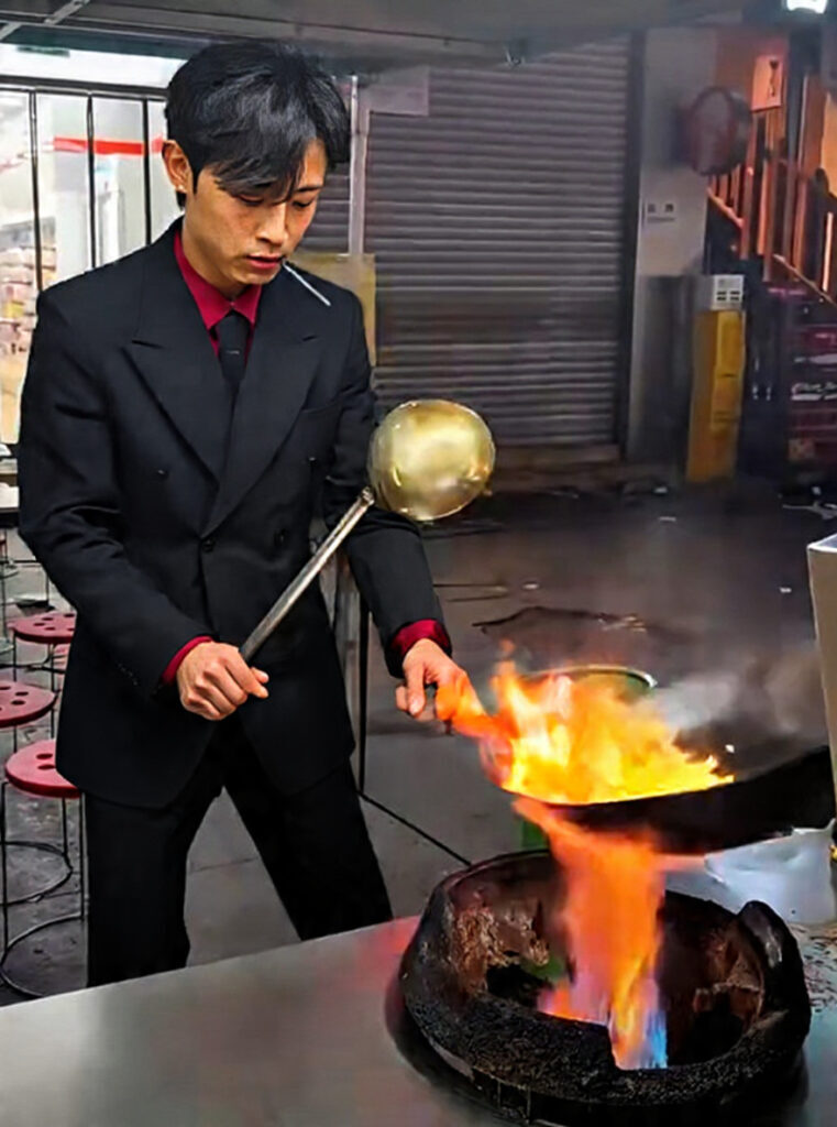 Koki China Ini Viral Karena Mirip Sanji One Piece - sumber foto blibli