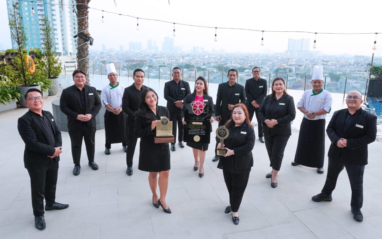 Tiga Tahun Beruntun Berprestasi di Kancah Global, Holiday Inn & Suites Jakarta Gajah Mada Raih Best Suite Hotel in Asia