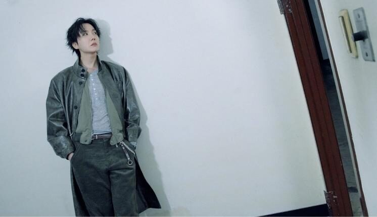 BTS Bagikan Behind The Scenes MV “Merry Go Round”, V Tunjukkan Dedikasi di Lokasi Syuting