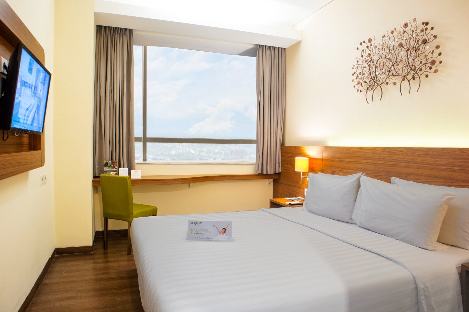 Grand Whiz Poins Simatupang Rayakan 10 Tahun dengan Promo Staycation Dekat MRT Mulai Rp610 Ribu