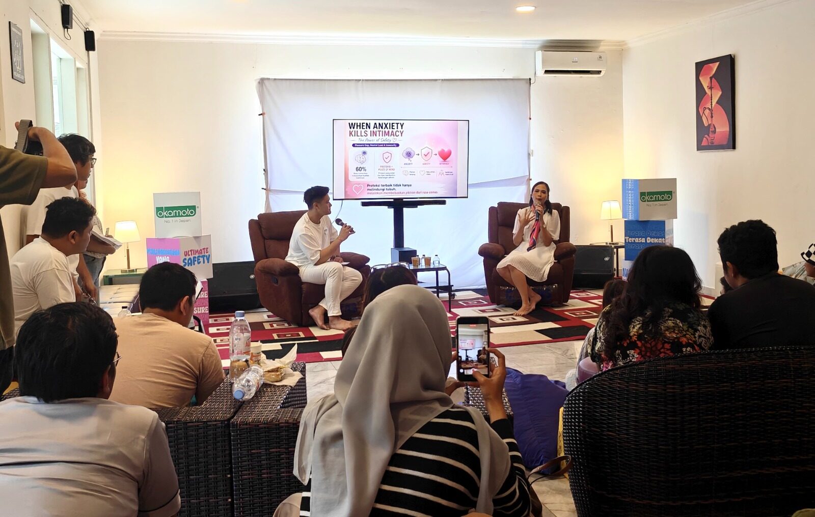 Okamoto menghadirkan sebuah inisiatif bertajuk Spill the (Safe) Tea, sebuah intimate gathering yang mengajak pasangan dewasa untuk mulai membuka percakapan yang lebih jujur, nyaman, dan bertanggung jawab mengenai hubungan serta keintiman. (Foto: Okamoto)
