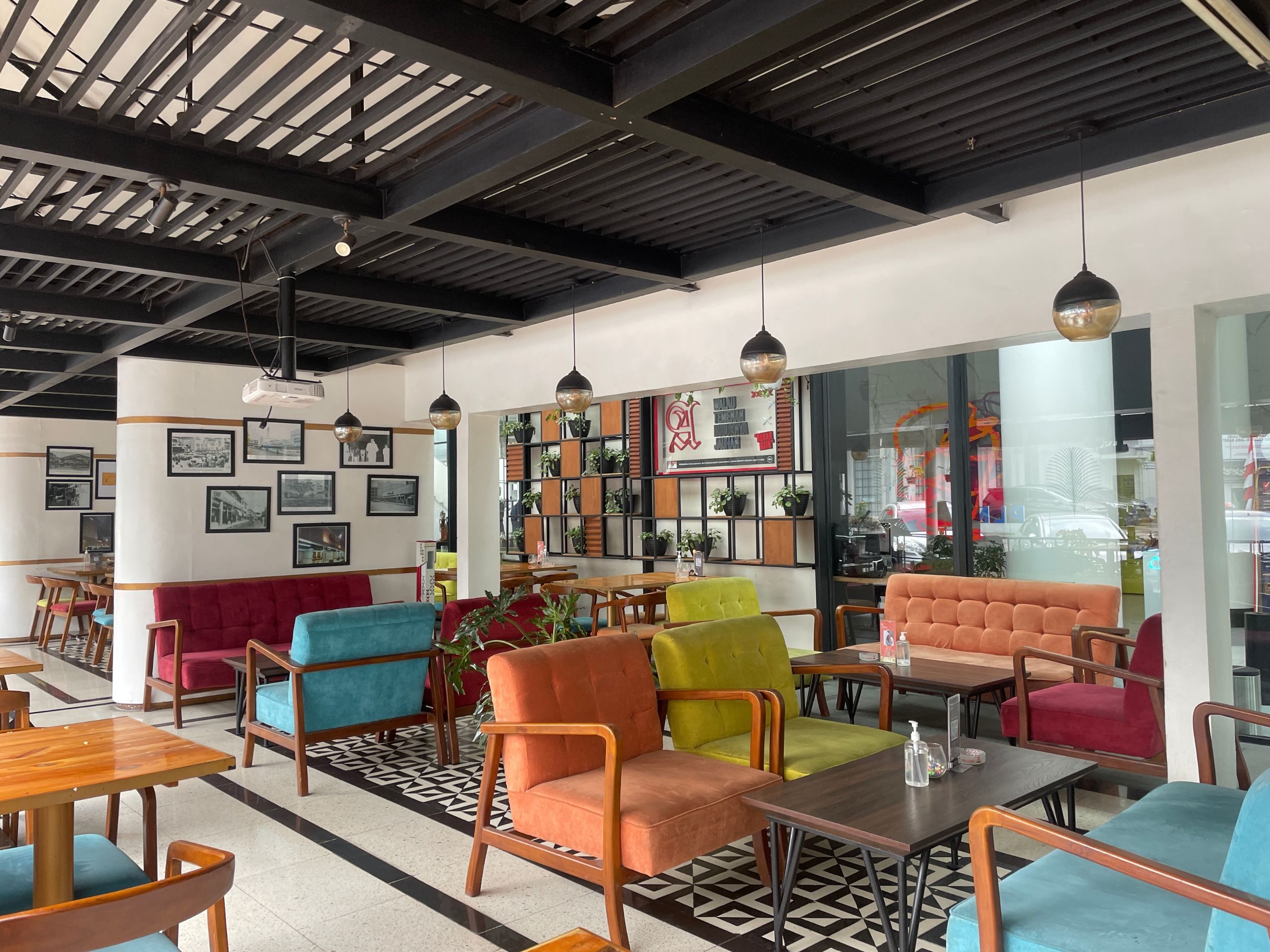 B10 City Terrace Bar (Foto: Dok. de Braga by ARTOTEL)
