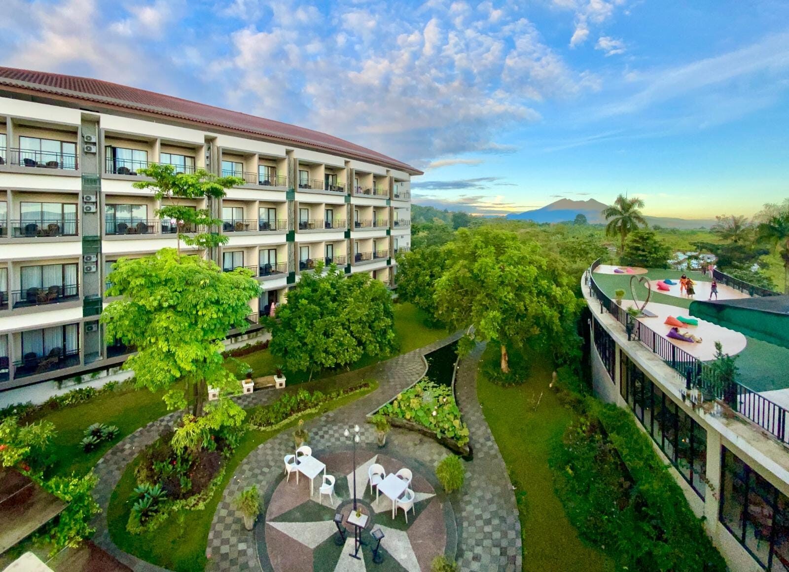 The Green Peak ARTOTEL Curated, Pilihan Hotel Bintang Empat Bernuansa Alam di Puncak Bogor