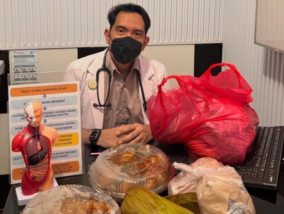 Inspiratif! Kisah Dokter Yusuf di Cianjur, Pasien Bisa Bayar Berobat dengan Hasil Panen hingga Botol Plastik