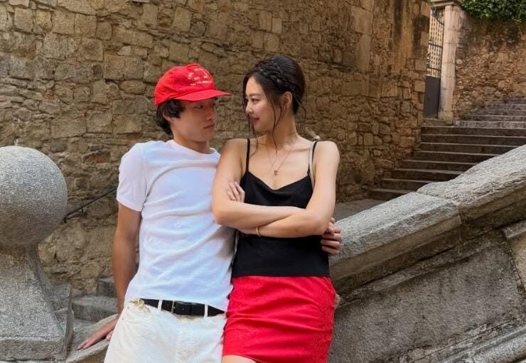 "Less Than a Lover" Jadi Warna Baru Jennie dengan Kisah Cinta yang Tak Biasa