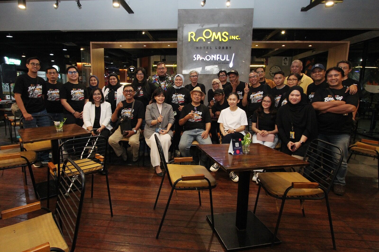 Kunjungan 40 jurnalis dari Sindikasi Media Network (SMN) ke Rooms Inc. d'Botanica Bandung, Jawa Barat. (Foto: SMN/Kuncoro WR)