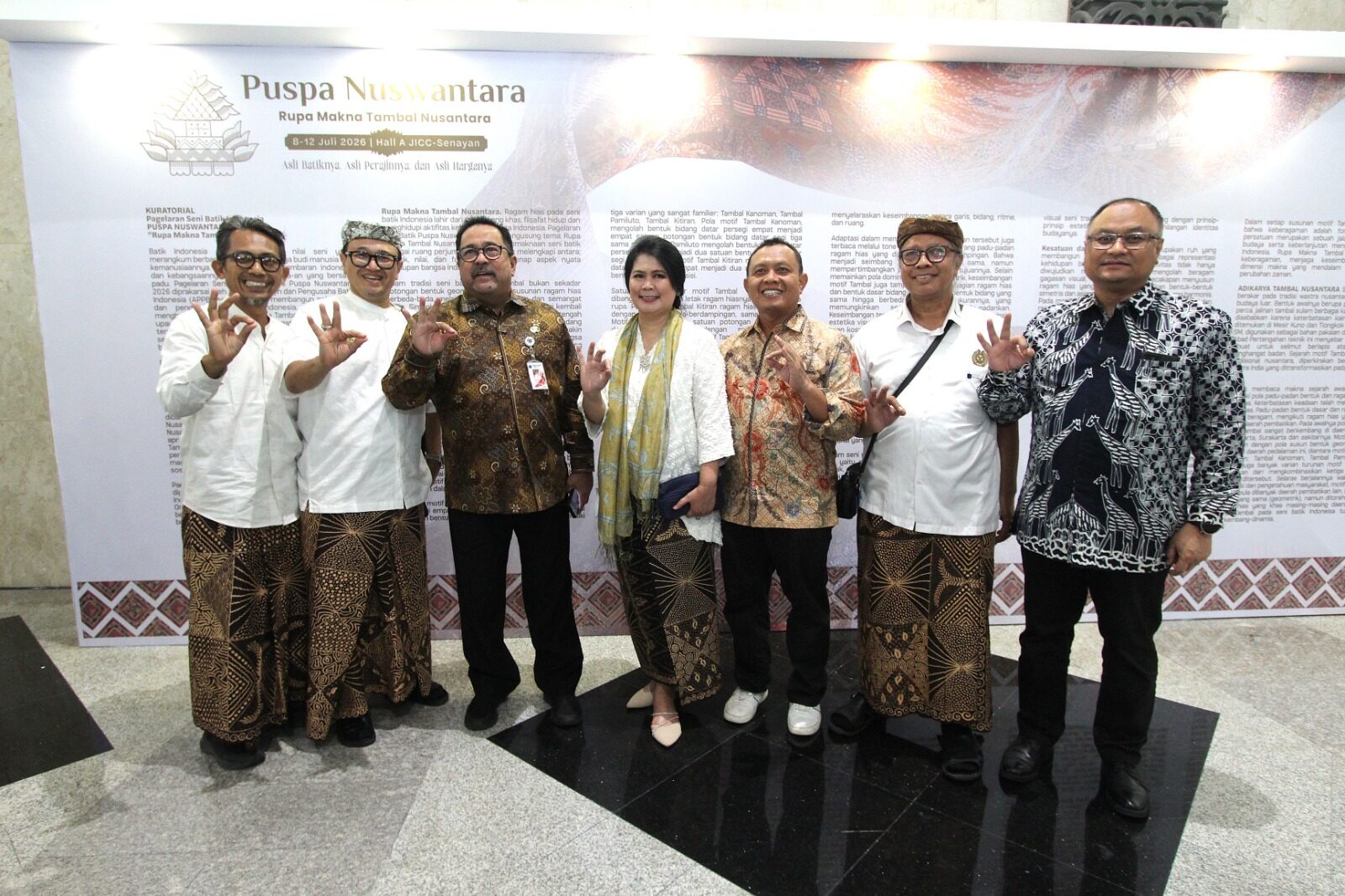 Opening Ceremony Puspa Nuswantara 2026 di Jakarta International Convention Center (JICC), Senayan, Jakarta, Selasa (8/7/2026) dihadiri oleh Menteri Koordinator Bidang Pembangunan Manusia dan Kebudayaan Pratikno, Wakil Gubernur DKI Jakarta Rano Karno, Direktur Jenderal Industri Kecil, Menengah, dan Aneka (IKMA) Kementerian Perindustrian Reni Yanita, GKBRAA Paku Alam dari Kadipaten Pakualaman Yogyakarta, serta Ketua Umum Asosiasi Perajin dan Pengusaha Batik Indonesia (APPBI) Komarudin Kudiya. (Foto: Dok. APPBI)