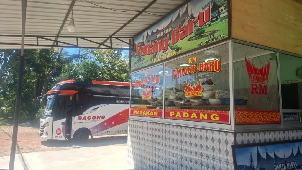 Kupang ke Timor Leste Jalur Darat? Ini Tips Ampuh Anti-Mual Biar Perjalanan 12 Jam Tetap Seru! Foto: Aldian