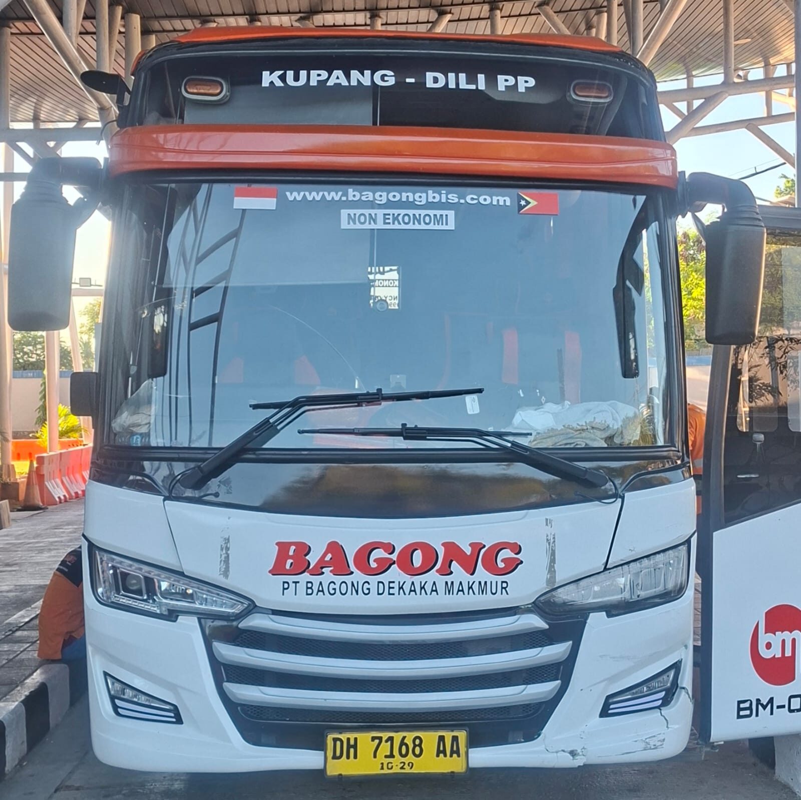 Kupang ke Timor Leste Jalur Darat? Ini Tips Ampuh Anti-Mual Biar Perjalanan 12 Jam Tetap Seru!