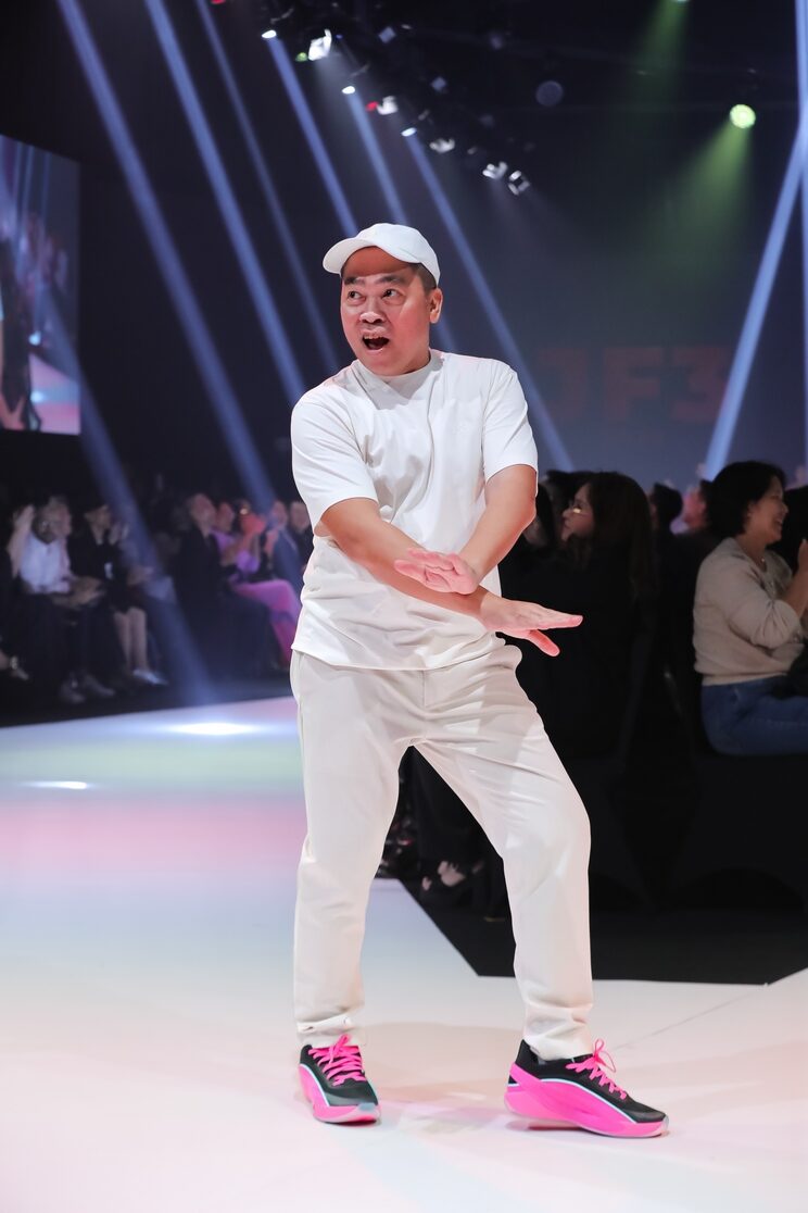 Billy Tjong mempersembahkan koleksi Fuchsia A Journey of Growth di JF3 Fashion Festival 2026. (Foto: Tim Muara Bagdja)