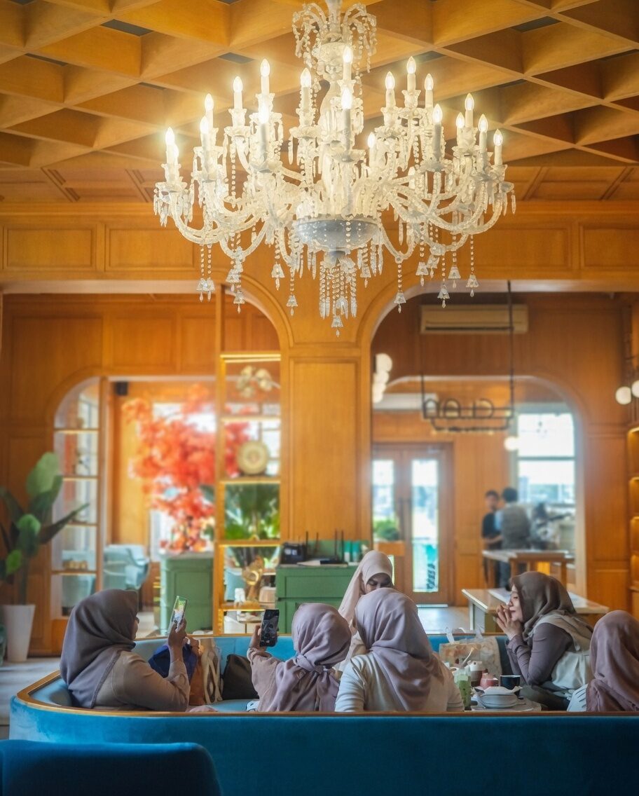 Polisi Geledah Cafe de'Clan Signature di Cipete, Temukan Brankas Rahasia Berisi Uang Dolar dan Dokumen