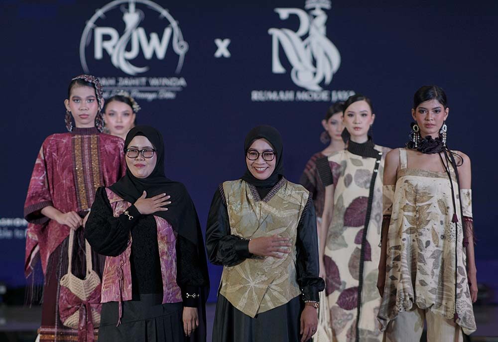 Rumah Jahit Winda mempertemukan ecoprint dan Ulos Ragihotang - sumber foto istimewa