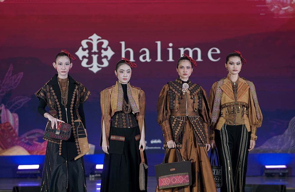 Bukan Sekadar Kain Tradisional, Ini Cara Desainer Medan Fashion Trend 2026 Mengubah Wastra Jadi Fashion Kekinian