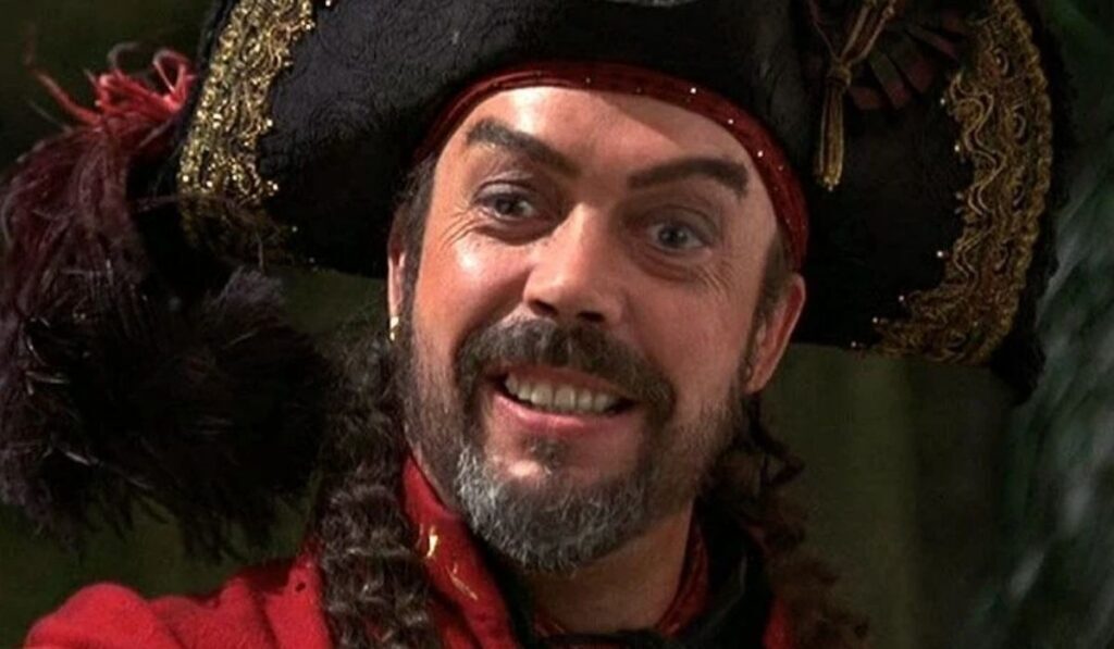Tim Curry sebagai Long John Silver - sumber foto istimewa