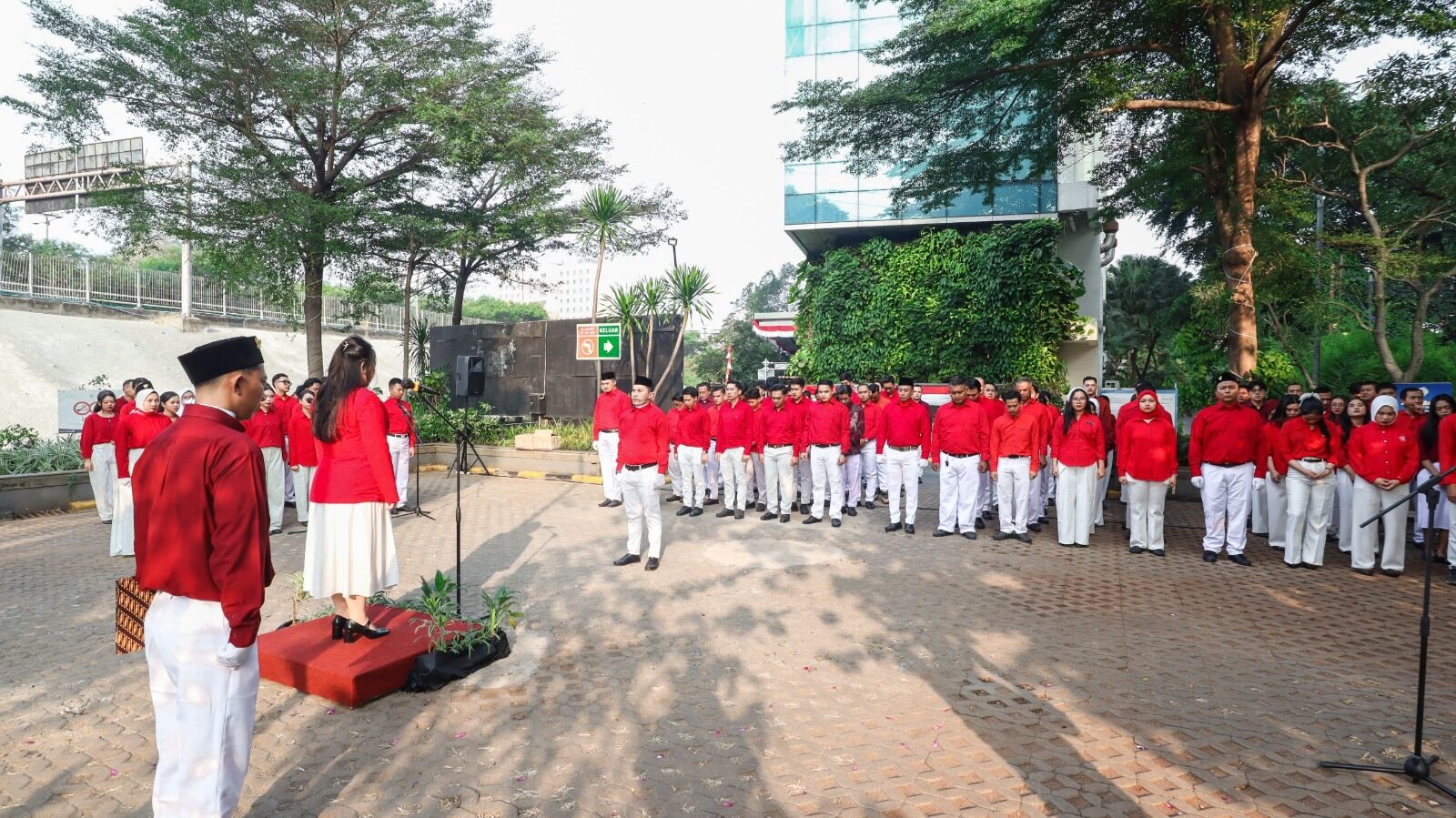 Vasaka Hotel Jakarta Rayakan HUT RI ke-81 dengan Upacara dan Pesta Rakjat