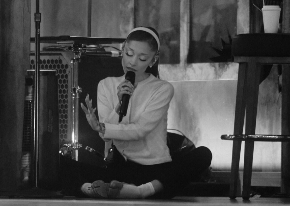 Ariana Grande Ambil Jeda dari Publik, Ada Apa dengan Kondisi Kesehatannya?