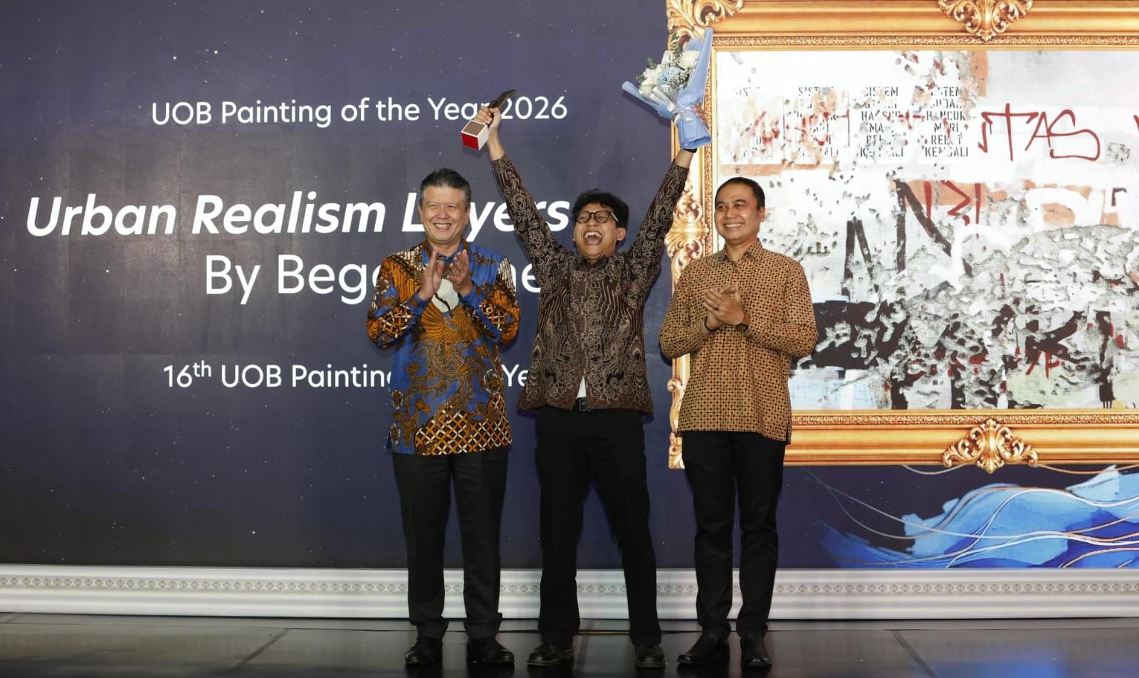 Eksplorasi Ekspresi Manusia, Begok Oner Menang 16th UOB Painting of the Year Indonesia