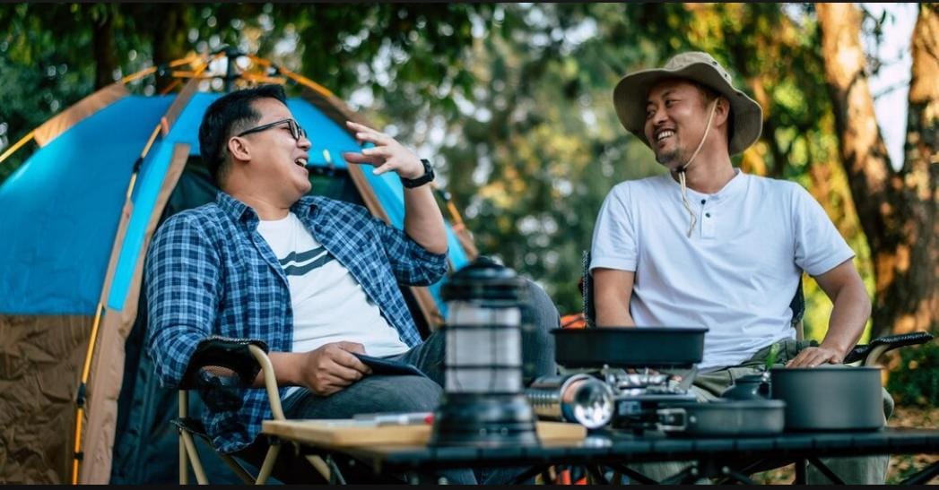 Riset Ungkap Cowok Perlu Nongkrong Bareng Temen 2 Kali Seminggu Biar Tetep Waras