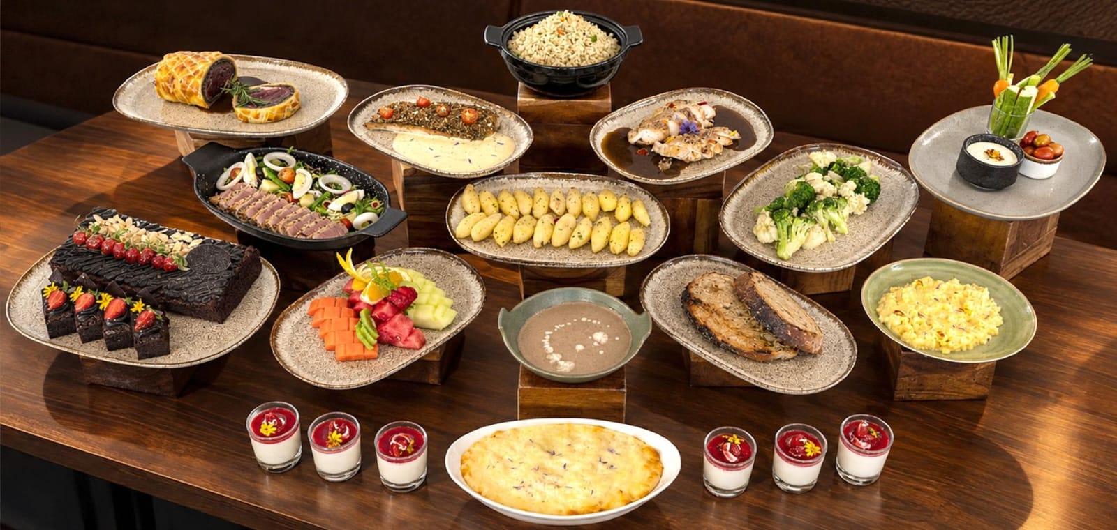 Pay 1, Get 2! Manhattan Hotel Jakarta Hadirkan Family Dining dengan Beragam Pilihan Menu