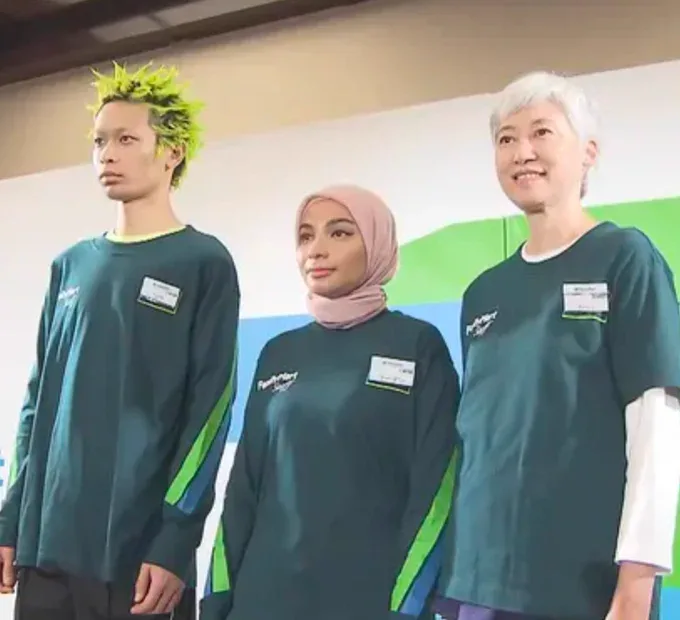 Seragam FamilyMart terbaru - sumber foto news1
