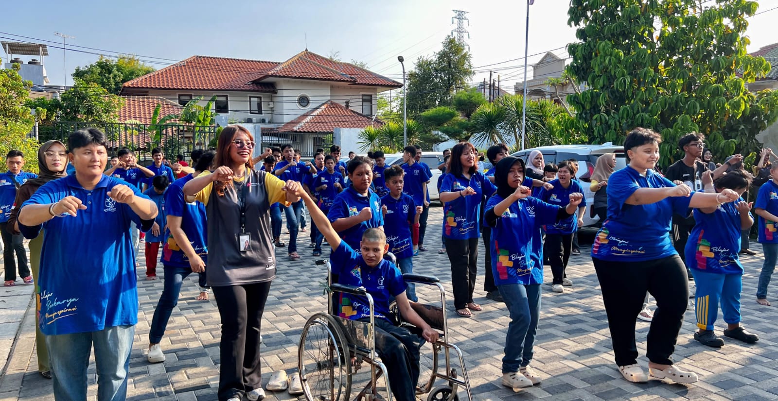 Rayakan HAORNAS, Dafam Pacific Caesar Surabaya Ajak Anak Kampung Anak Negeri Kalijudan Senam Ceria