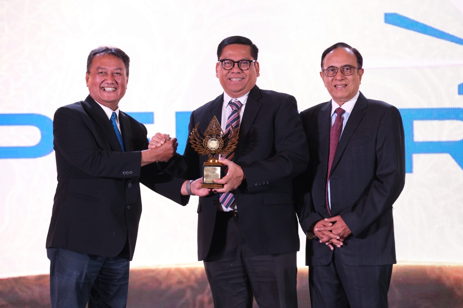 Akselerasi Transformasi Digital Sektor Properti, PERURI Raih Penghargaan di Indonesia Property & Bank Award 2026
