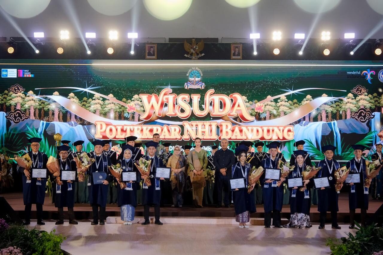 Menpar Dorong Wisudawan Poltekpar NHI Bandung Jadi Generasi Pariwisata Yang Kritis dan Berintegritas