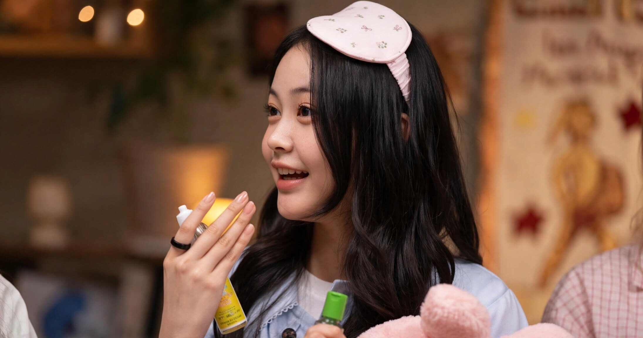 Carmen Hearts2Hearts Punya Ritual Tidur Pakai Minyak Telon dan Kayu Putih dari Indonesia