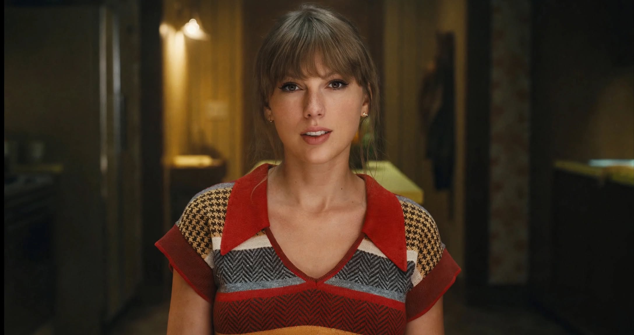 Taylor Swift Gandeng Dakota Johnson dan Colin Farrell di MV Patient Zero, Teaser 13 Detiknya Bikin Swifties Penasaran!