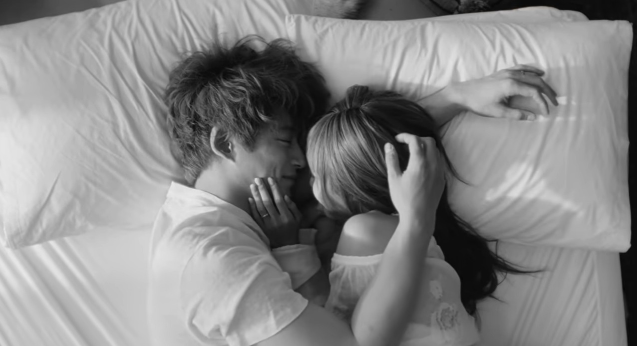 Kentaro Sakaguchi dan Lisa Blackpink dalam video music Dreams - sumber foto Youtube/Lisa