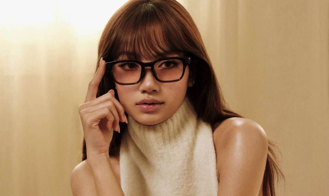 LISA BLACKPINK Rilis Kacamata AI Meta Glasses by LISA, Ada Photocard Eksklusif dan Detail Menggemaskan L-Family!