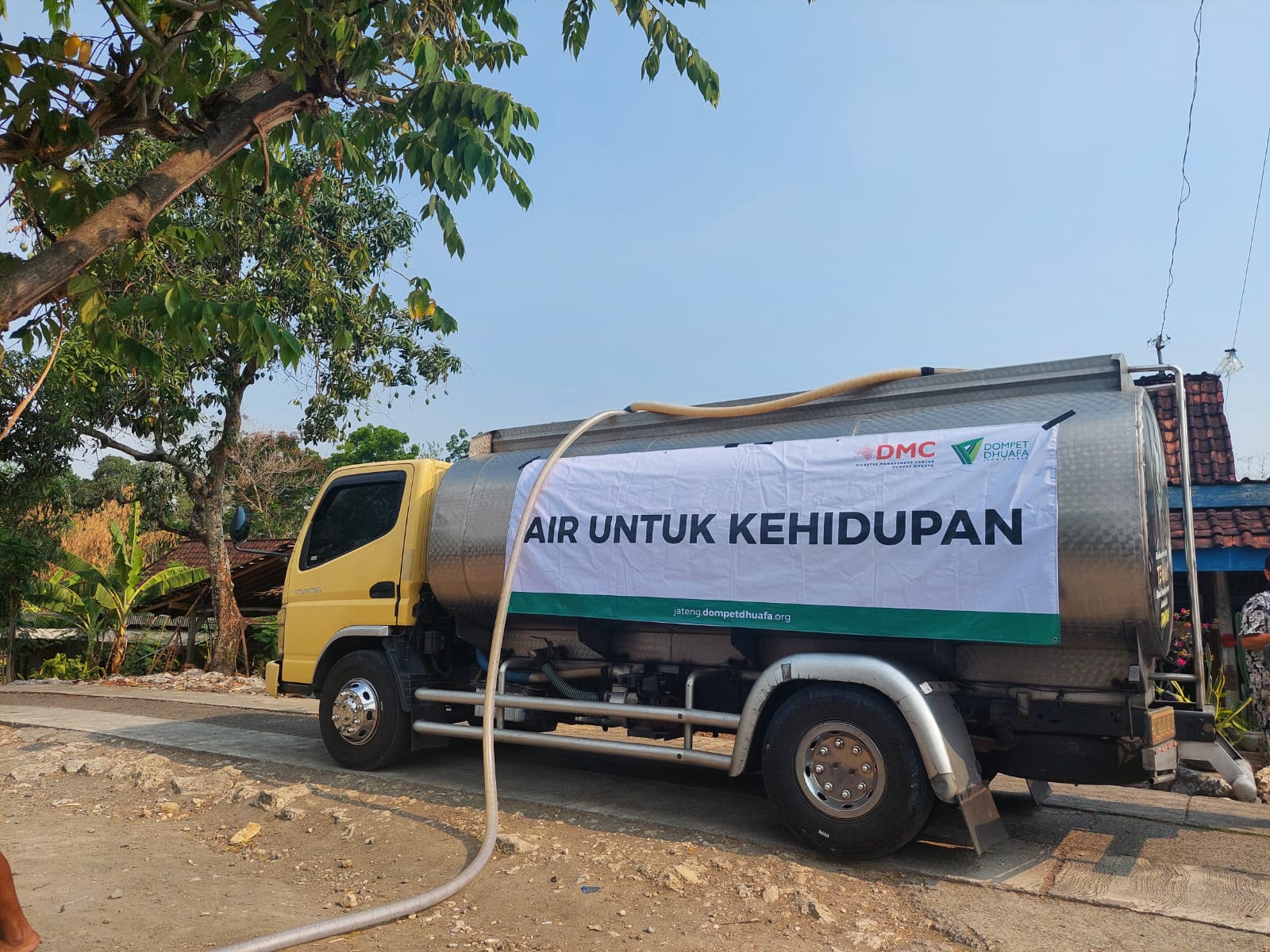 Krisis Air Bersih di Jateng, Dompet Dhuafa Salurkan 42.000 Liter untuk Warga Jepara dan Grobogan