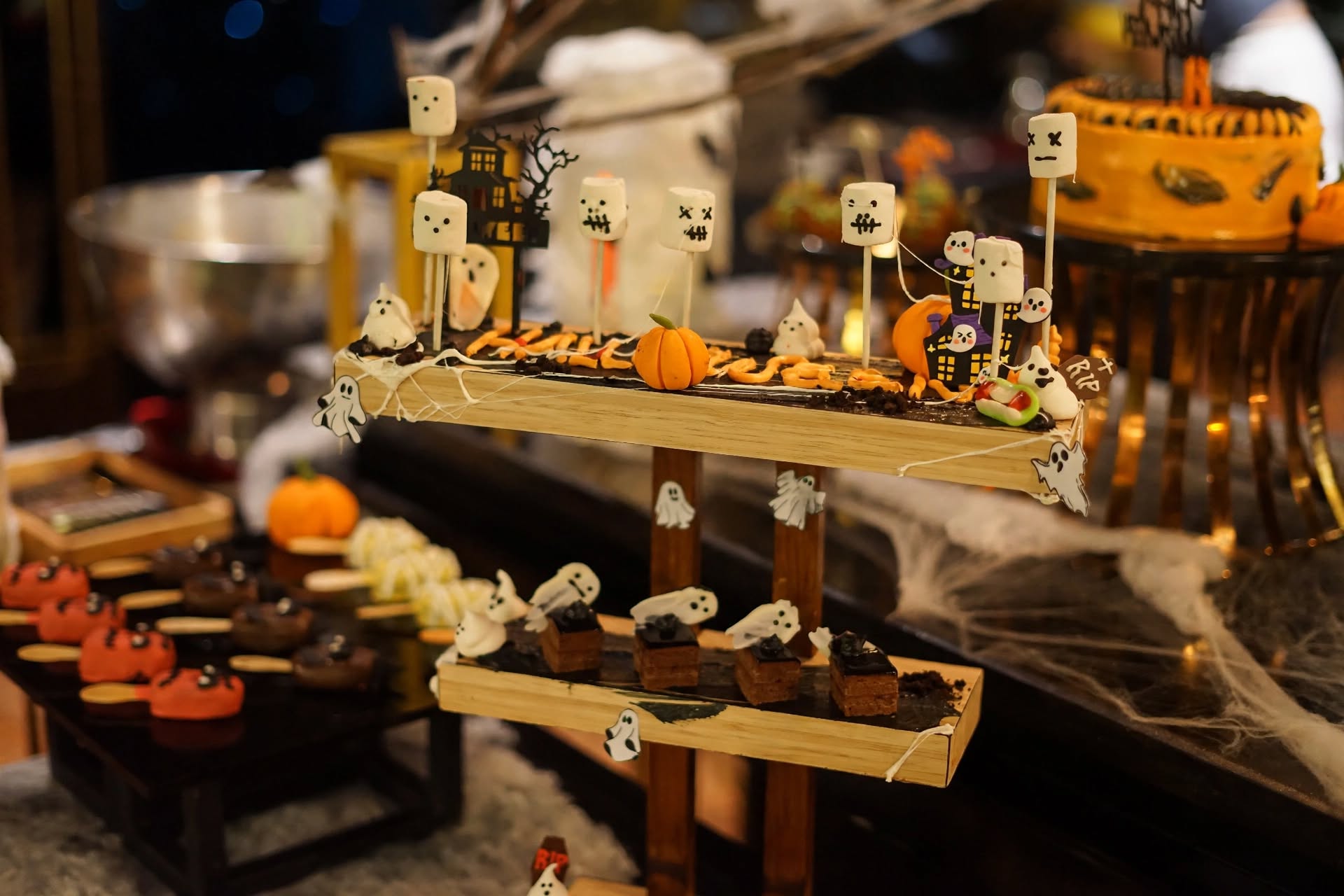 Halloween di Cibubur Makin Seru! Hotel Ini Hadirkan Buffet Dinner dan Live DJ