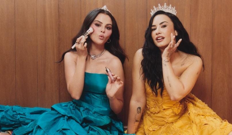 Nostalgia 2000-an! Selena Gomez dan Demi Lovato Kembali Pamer Chemistry