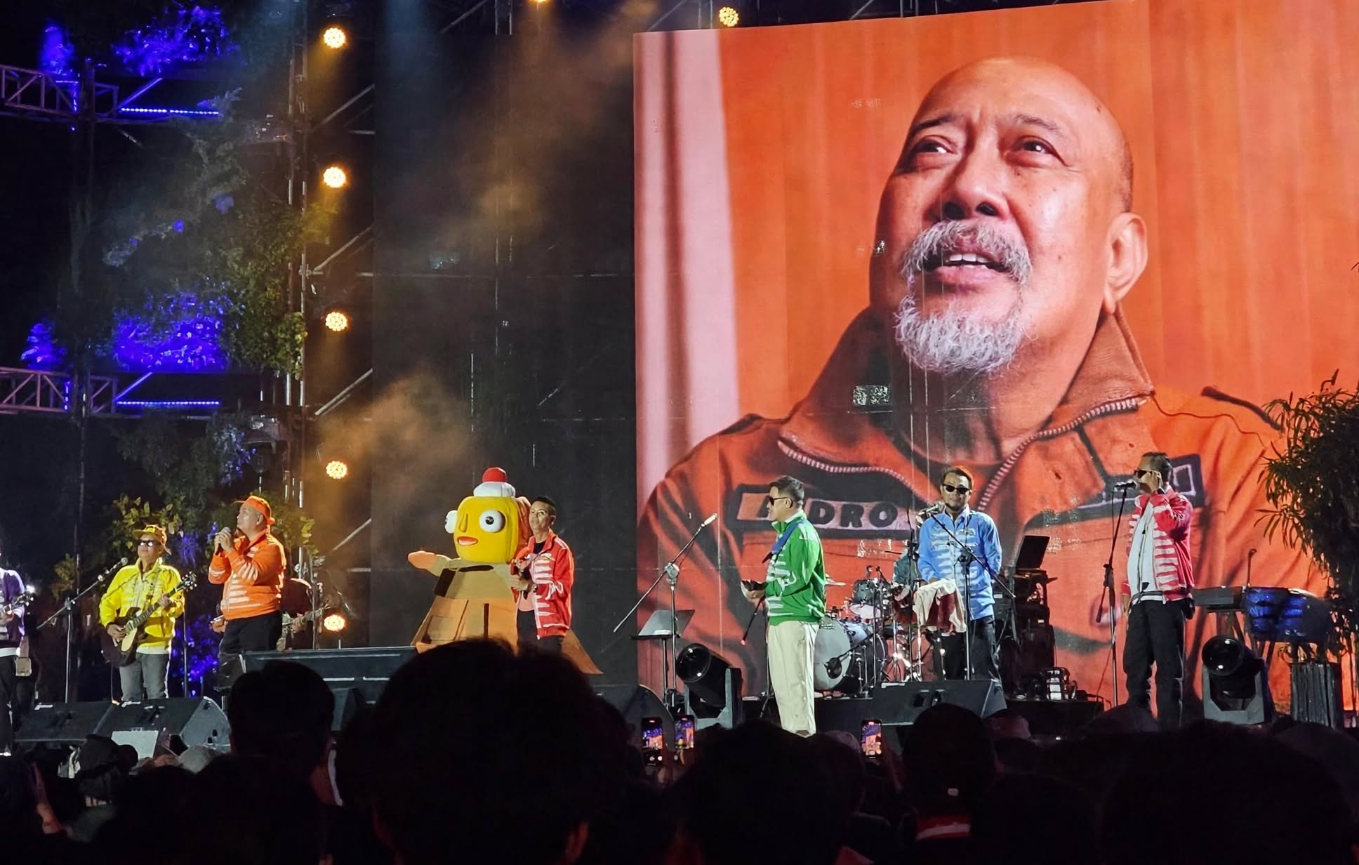 Indro Warkop Menangis Kenang Dono dan Kasino di Synchronize Fest 2026, Momen Haru di Panggung Forest