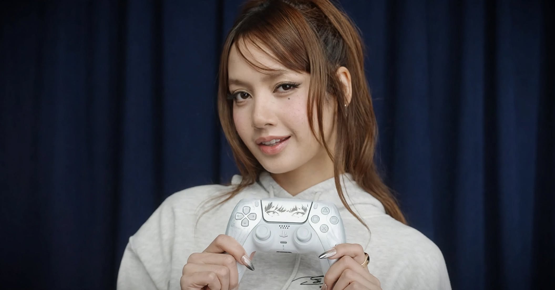 LISA BLACKPINK Kolaborasi dengan PlayStation 5, Controller Edisi Spesial Rilis 30 Oktober 2026